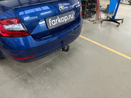 Фаркоп Steinhof для Skoda Octavia 2012-2020 V-063 в Иркутск