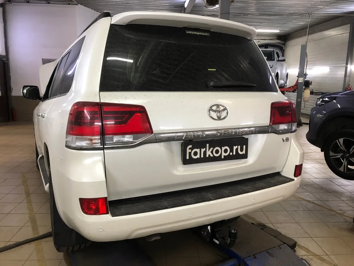 Фаркоп Steinhof для Toyota Land Cruiser J200 2008- T-172 в Иркутск