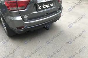 Установили фаркоп Oris для Jeep Grand Cherokee 2010 г.