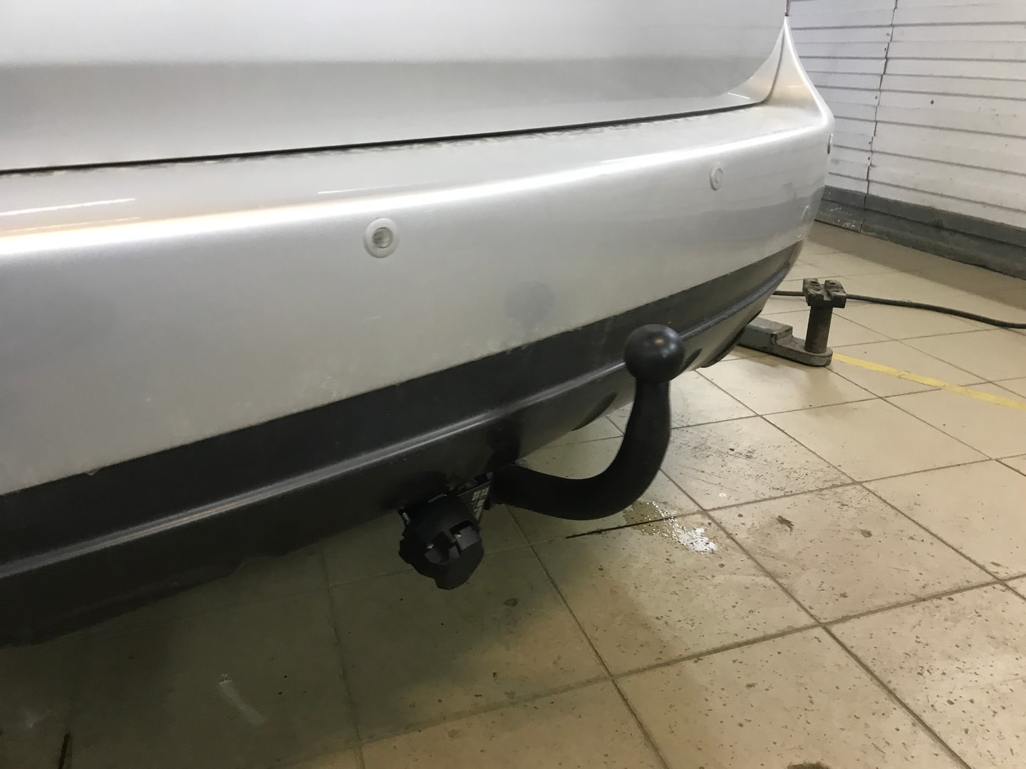 Установили фаркоп Auto-Hak для Kia Carens 2006-2012 г. в.